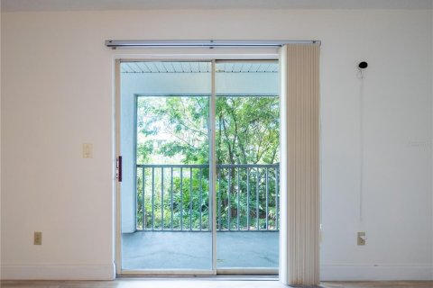 Condo in Daytona Beach, Florida, 1 bedroom  № 2206103 - photo 26