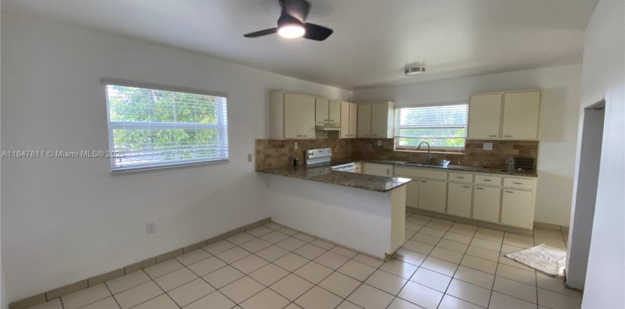 Villa ou maison à Hialeah, Floride 3 chambres, 148.64 m2 № 1872263