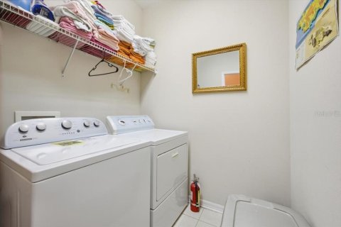 Casa en venta en Orlando, Florida, 5 dormitorios, 227.7 m2 № 2434858 - foto 29