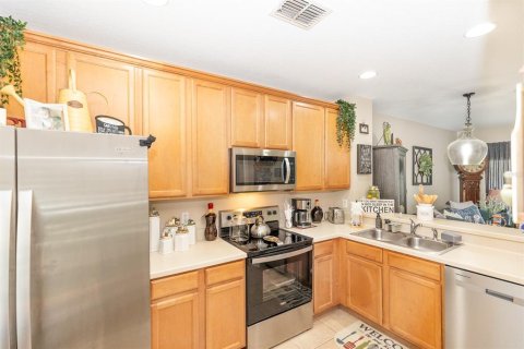 Touwnhouse à vendre à Orlando, Floride: 2 chambres, 91.69 m2 № 2098165 - photo 9