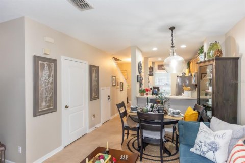 Touwnhouse à vendre à Orlando, Floride: 2 chambres, 91.69 m2 № 2098165 - photo 12