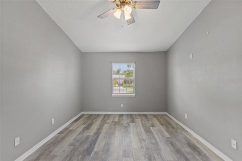 House in Brandon, Florida 3 bedrooms, 115.2 sq.m. № 2287048 - photo 21