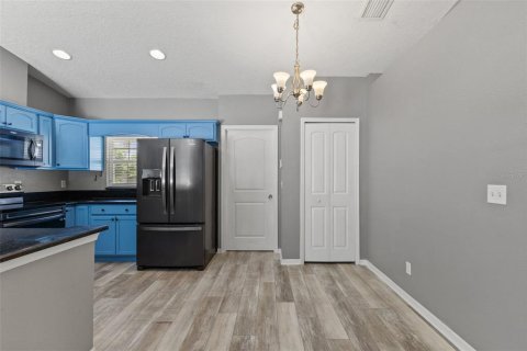 House in Brandon, Florida 3 bedrooms, 115.2 sq.m. № 2287048 - photo 9