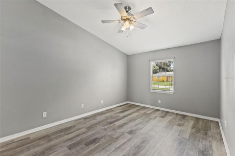 House in Brandon, Florida 3 bedrooms, 115.2 sq.m. № 2287048 - photo 22
