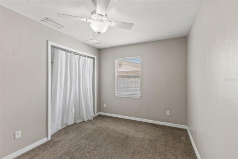 House in Brandon, Florida 3 bedrooms, 115.2 sq.m. № 2287048 - photo 13
