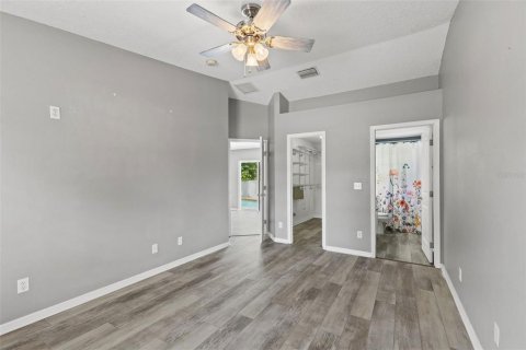 House in Brandon, Florida 3 bedrooms, 115.2 sq.m. № 2287048 - photo 23