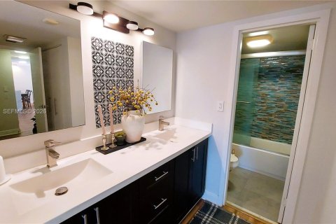 Copropriété à louer à Aventura, Floride: 2 chambres, 101.82 m2 № 2050082 - photo 15