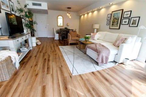 Copropriété à louer à Aventura, Floride: 2 chambres, 101.82 m2 № 2050082 - photo 4