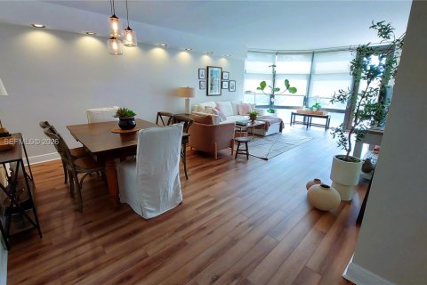 Condo à Aventura, Floride, 2 chambres  № 2050082