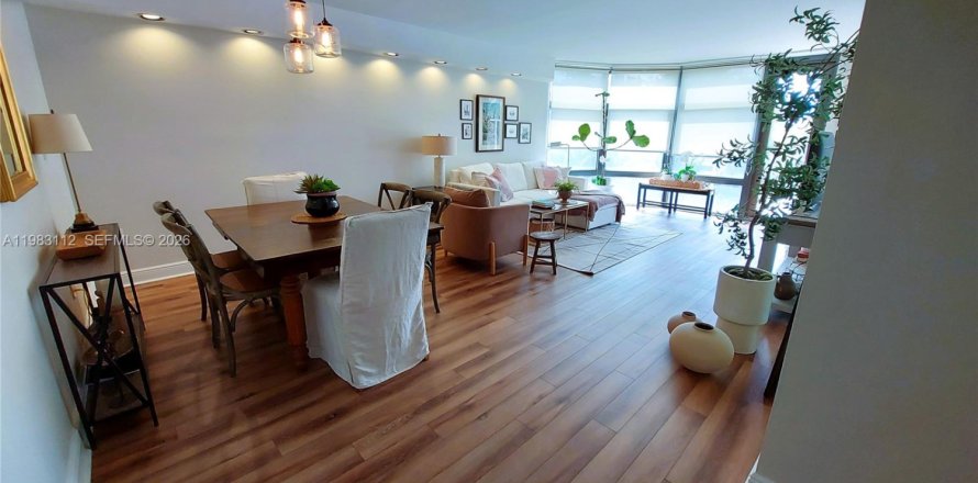 Condo à Aventura, Floride, 2 chambres  № 2050082