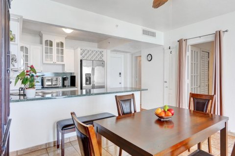 Condominio en venta en Miami Beach, Florida, 1 dormitorio, 86.4 m2 № 2090883 - foto 21