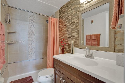 Condominio en venta en Miami Beach, Florida, 1 dormitorio, 86.4 m2 № 2090883 - foto 27