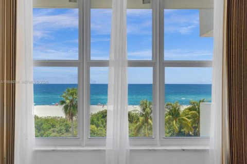 Condominio en Miami Beach, Florida, 1 dormitorio № 2090883