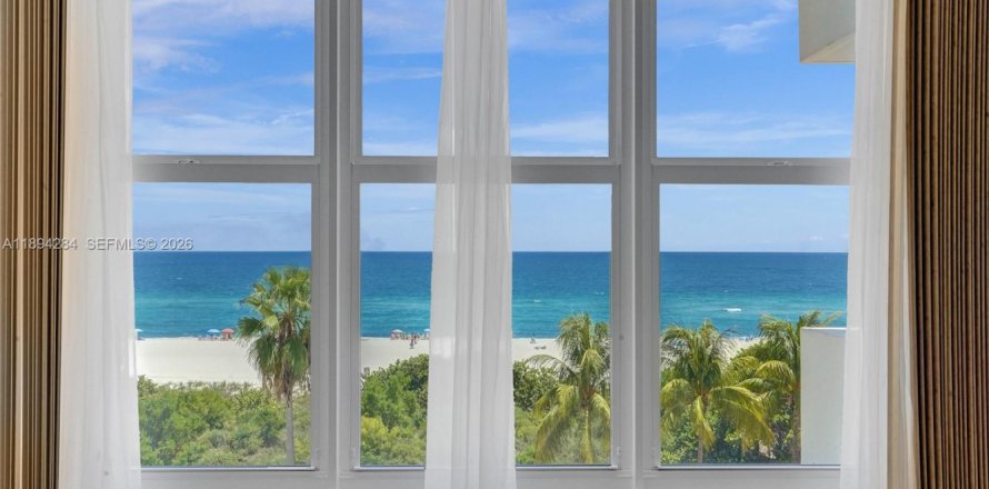Condominio en Miami Beach, Florida, 1 dormitorio  № 2090883