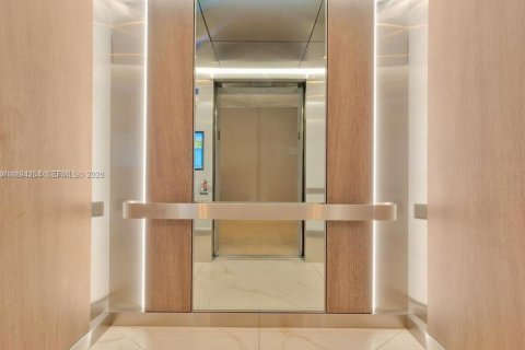 Condominio en venta en Miami Beach, Florida, 1 dormitorio, 86.4 m2 № 2090883 - foto 14