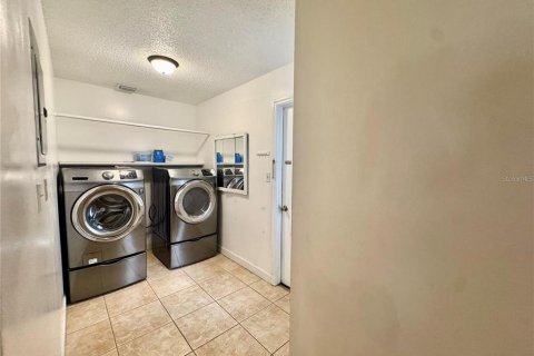 Casa en alquiler en Orlando, Florida, 3 dormitorios, 167.78 m2 № 2209885 - foto 25