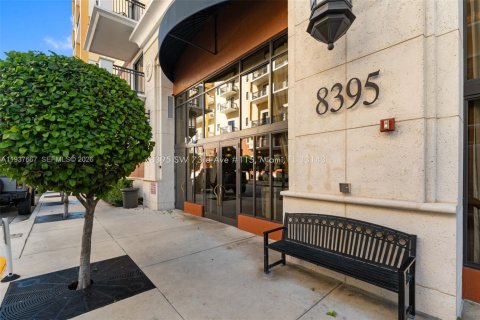Condo in Miami, Florida, 2 bedrooms № 2152603 - photo 2