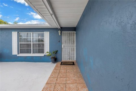 House in Spring Hill, Florida 3 bedrooms, 112.97 sq.m. № 1690169 - photo 6