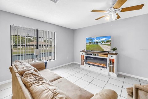 House in Spring Hill, Florida 3 bedrooms, 112.97 sq.m. № 1690169 - photo 11