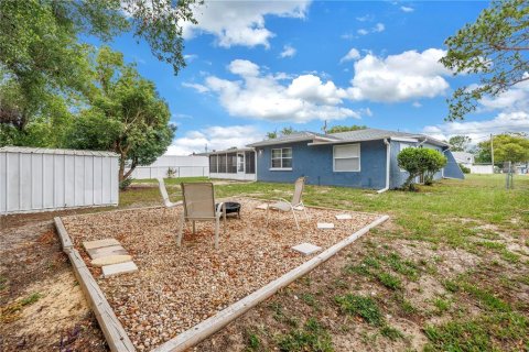 House in Spring Hill, Florida 3 bedrooms, 112.97 sq.m. № 1690169 - photo 2