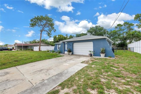 House in Spring Hill, Florida 3 bedrooms, 112.97 sq.m. № 1690169 - photo 5