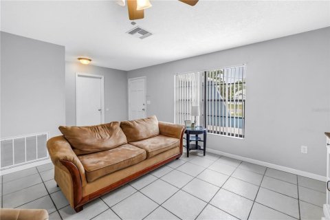 House in Spring Hill, Florida 3 bedrooms, 112.97 sq.m. № 1690169 - photo 12