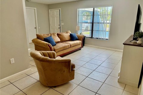 House in Spring Hill, Florida 3 bedrooms, 112.97 sq.m. № 1690169 - photo 13