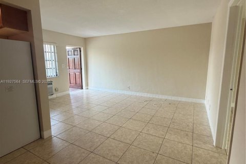 Appartement à louer à Pompano Beach, Floride: 1 chambre, 402.64 m2 № 1986335 - photo 5