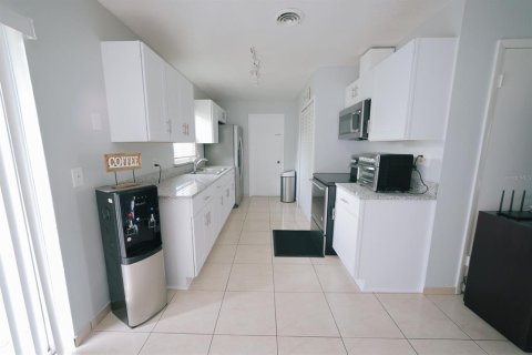 House in Kissimmee, Florida 3 bedrooms, 101.26 sq.m. № 1795659 - photo 6