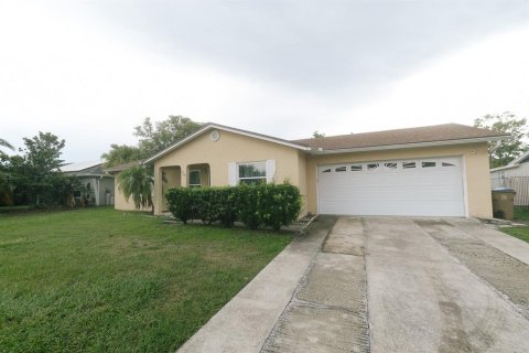 House in Kissimmee, Florida 3 bedrooms, 101.26 sq.m. № 1795659 - photo 2