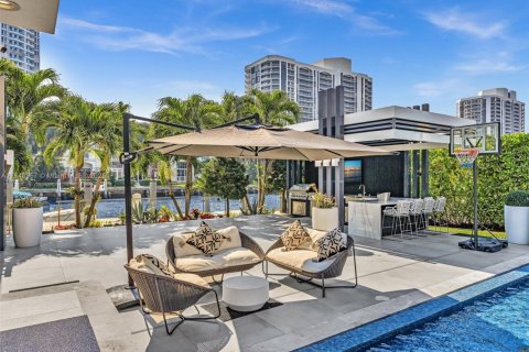 House in Hallandale Beach, Florida 5 bedrooms, 413.97 sq.m. № 1830479 - photo 7