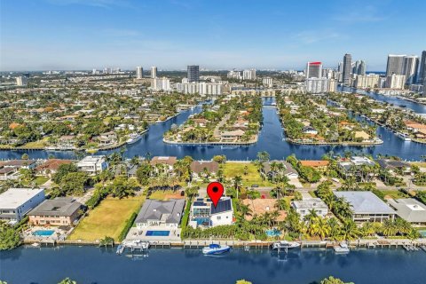House in Hallandale Beach, Florida 5 bedrooms, 413.97 sq.m. № 1830479 - photo 2
