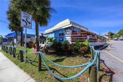 Commercial property in St. Lucie, Florida № 2250721 - photo 3