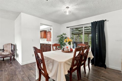 Villa ou maison à vendre à Deltona, Floride: 3 chambres, 118.36 m2 № 2400457 - photo 7