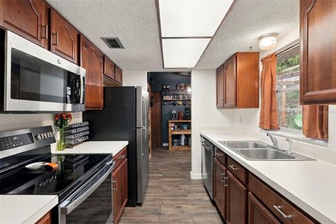 Villa ou maison à vendre à Deltona, Floride: 3 chambres, 118.36 m2 № 2400457 - photo 8