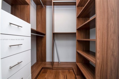 Снять в аренду виллу или дом в Форт-Лодердейл, Флорида 3 спальни, 190.17м2, № 1897995 - фото 15