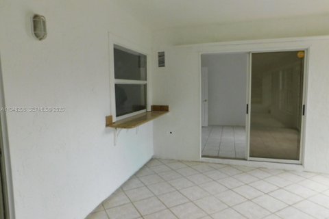 Купить виллу или дом в Порт-Сент-Луси, Флорида 4 спальни, 150.59м2, № 2008519 - фото 21