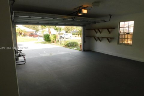 Купить виллу или дом в Порт-Сент-Луси, Флорида 4 спальни, 150.59м2, № 2008519 - фото 30