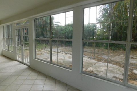 Купить виллу или дом в Порт-Сент-Луси, Флорида 4 спальни, 150.59м2, № 2008519 - фото 18