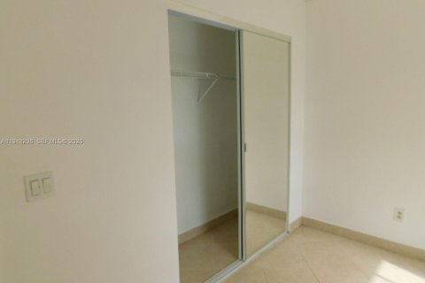 Купить виллу или дом в Порт-Сент-Луси, Флорида 4 спальни, 150.59м2, № 2008519 - фото 27