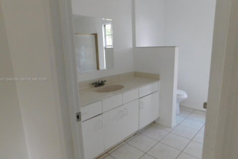 Купить виллу или дом в Порт-Сент-Луси, Флорида 4 спальни, 150.59м2, № 2008519 - фото 10