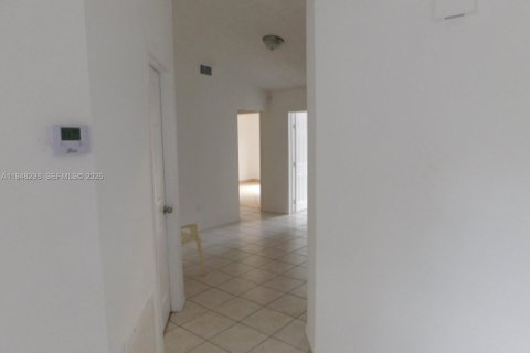 Купить виллу или дом в Порт-Сент-Луси, Флорида 4 спальни, 150.59м2, № 2008519 - фото 6