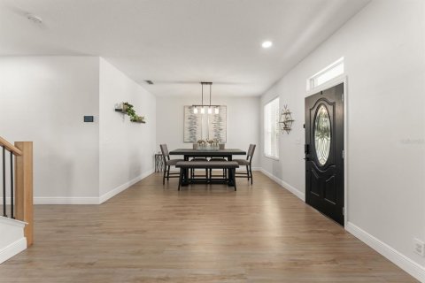 House in DeLand, Florida 5 bedrooms, 288.65 sq.m. № 2092435 - photo 3