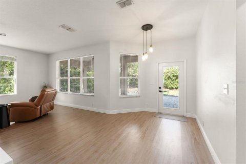 House in DeLand, Florida 5 bedrooms, 288.65 sq.m. № 2092435 - photo 21