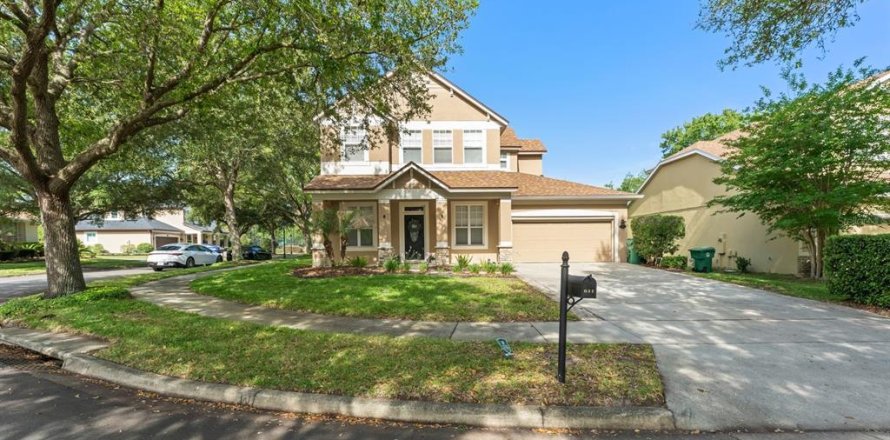 House in DeLand, Florida 5 bedrooms, 288.65 sq.m. № 2092435