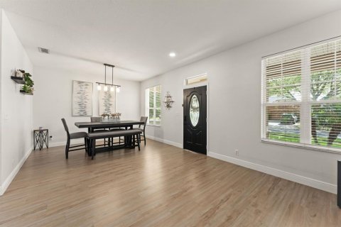 House in DeLand, Florida 5 bedrooms, 288.65 sq.m. № 2092435 - photo 4