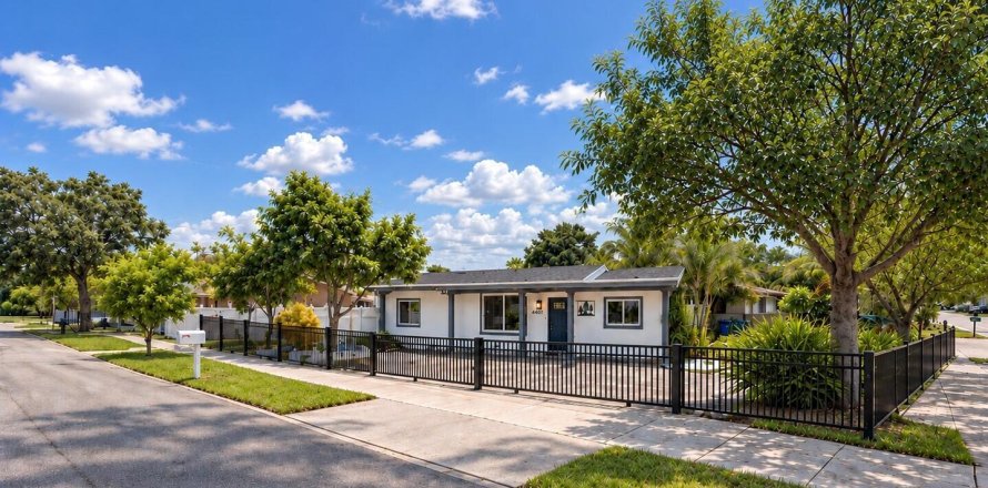 Casa en Fort Lauderdale, Florida 3 dormitorios, 97.27 m2 № 2387027