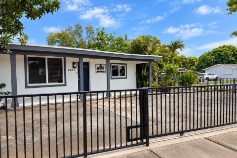 Casa en venta en Fort Lauderdale, Florida, 3 dormitorios, 97.27 m2 № 2387027 - foto 2