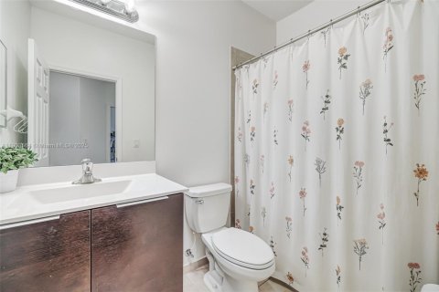 Townhouse in Miami, Florida 3 bedrooms, 164.53 sq.m. № 1954924 - photo 27