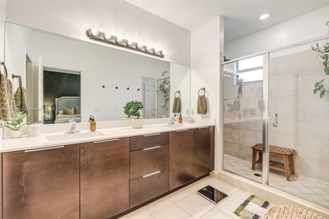 Townhouse in Miami, Florida 3 bedrooms, 164.53 sq.m. № 1954924 - photo 22